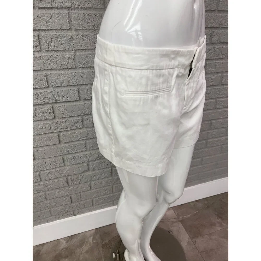Gap Women White Classic Cotton Shorts With Pockets Size 6